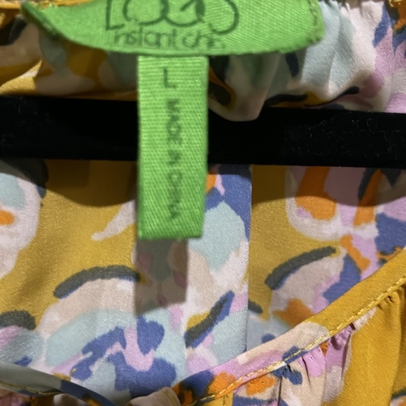 Logo instant chic size large blouse EUC - Picture 7 of 10